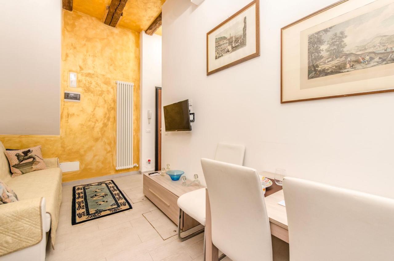 Andrea Flat Mezzanine Floor Apartament *